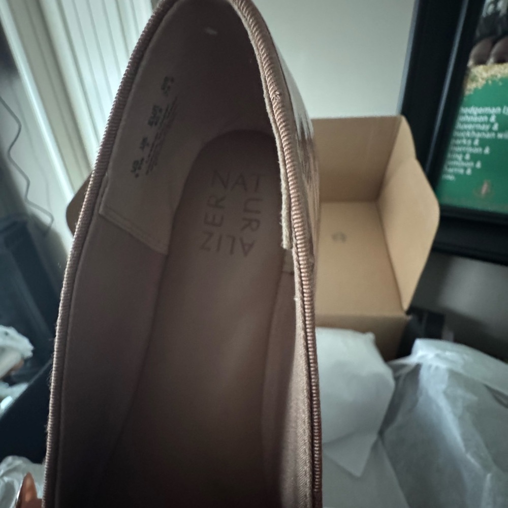 Naturalizer Women Effortless Glossy Patent Leather Mauve Loafers- 9.5- BNWT - Picture 6 of 11